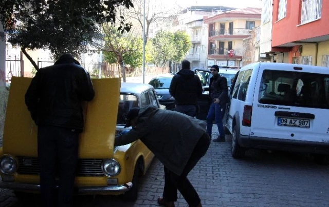 Aydın'da Cami Yakınına Parkedilen İkiz Plakalı Araçlar Paniğe Yol Açtı