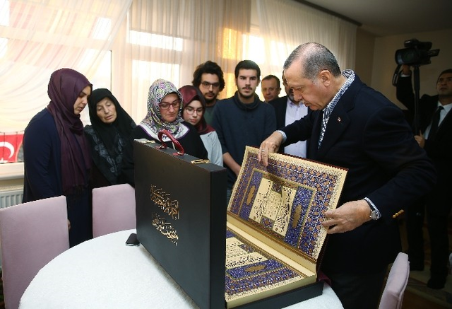 Cumhurbaşkanı Erdoğan'dan 15 Temmuz Şehitlerinin Ailelerine Ziyaret