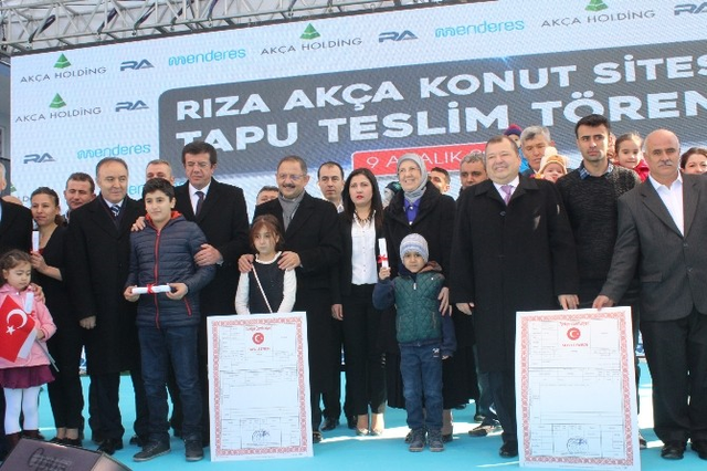 Patron, Çalışanlarına Ayda 500 Liraya 40 Bin Liralık Konut Yaptırdı