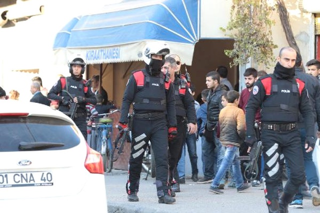 Adana'da 350 Polisle 'Huzur' Operasyonu