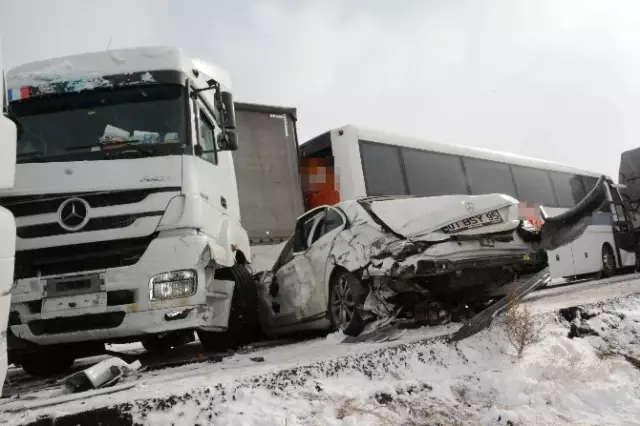 Aksaray'da 36 Araç Birbirine Girdi: 41 Yaralı