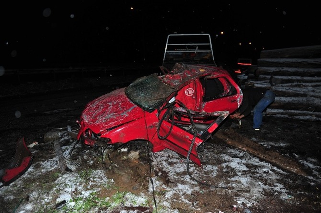 Dün Aldıkları Otomobille Kaza Yaptılar: 2'si Kardeş 3 Ölü
