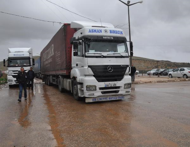 Cilvegözü Sınır Kapısı TIR Çıkışlarına Kapatıldı, Halep'ten Göç Bekleniyor