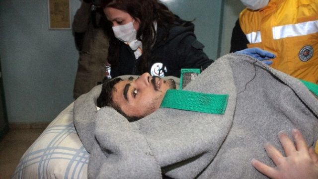 Halep'te Yaralanan Siviller Türkiye'de Tedavi Altına Alınıyor