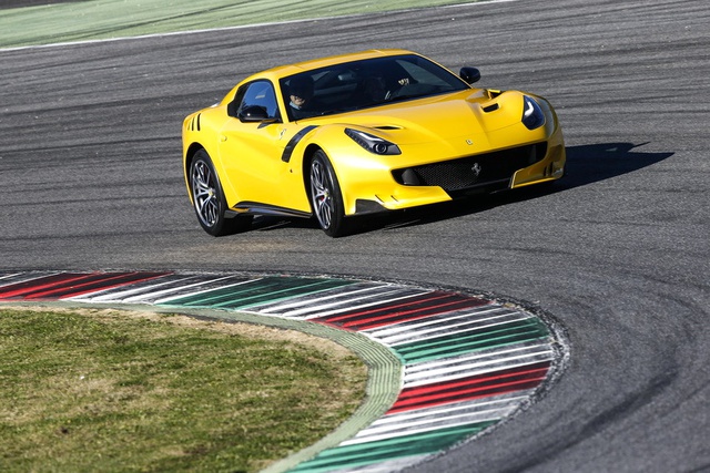 Ferrari, Mclaren ve Tesla Sahiplerine Kötü Haber