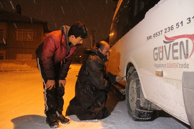 Kar Üstünde Drift Şov