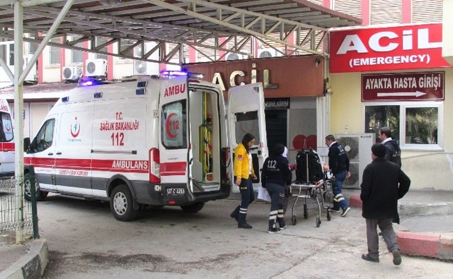 Üzerine Benzin Dökerek Kendini Yakan Genç Öldü