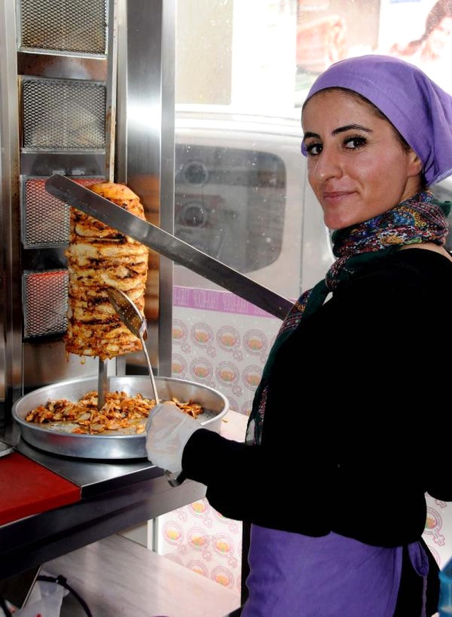 Van'da Kadın Kebap ve Döner Ustaları Yetiştiriliyor