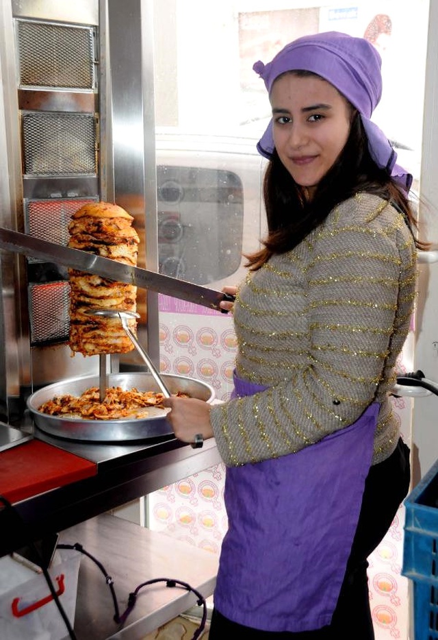 Van'da Kadın Kebap ve Döner Ustaları Yetiştiriliyor