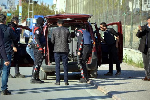 Emniyet 'Kırmızı Alarm' Verip Şüpheli Araçların Plakasını Yayınladı