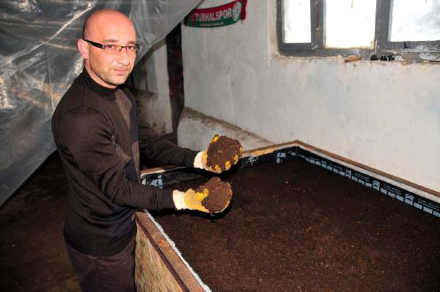 100 Bin Solucanla Gübre İşine Başladılar, İsteklere Yetişemiyorlar