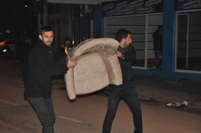 İnegöl'deki Yangında 7 İşyeri Zarar Gördü