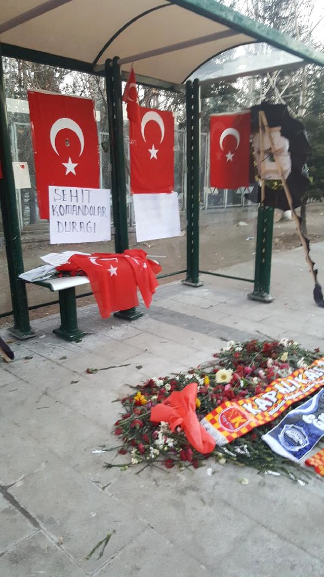 Halk Kayseri'de Saldırının Olduğu Durağa 'Şehit Komandolar' İsmini Verdi