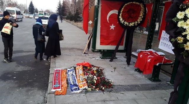 Halk Kayseri'de Saldırının Olduğu Durağa 'Şehit Komandolar' İsmini Verdi
