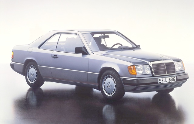 Mercedes E Serisi Coupe'nin 30. Yaşını Kutluyor