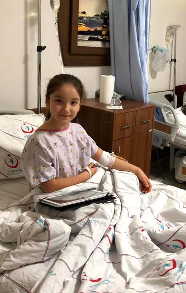 Bademcik Ameliyatı Olan Kızın Boğazında Unutulan Gazlı Bez 3 Gün Sonra Çıktı