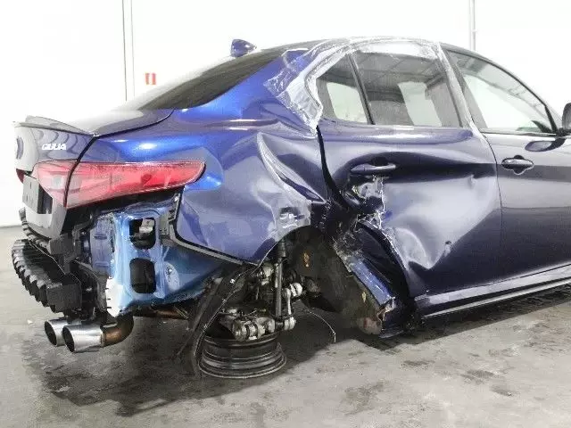 Çıtır Hasarlı Alfa Romeo Giulia