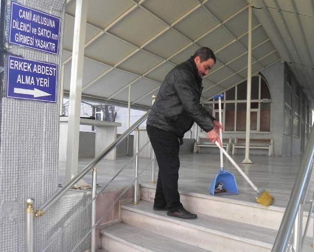 Arkadaşının Borcuna Kefil Oldu, Hakim ile Tartışınca 2'nci Cezayı Aldı