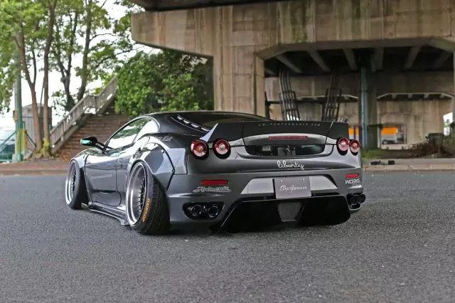 Ferrari F430'a Liberty Walk İmzası