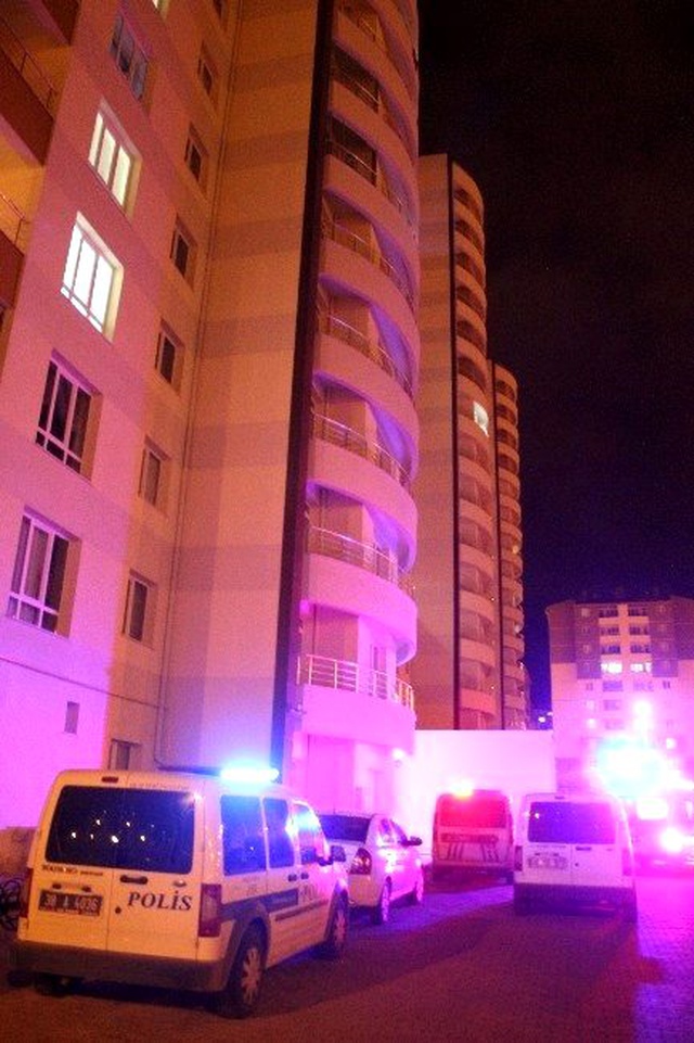 Kayseri'de Korkunç Cinayet! Tartıştığı Karısını Öldürdü!