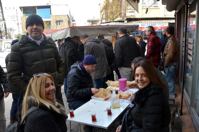 Adanalı 'Börekçi Levent' İçin Lezzet Avcıları Kuyruğa Giriyor