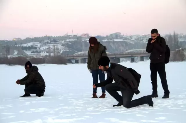 Eksi 30 Derecede Gençlerden Benzersiz 'Mannequin Challenge'