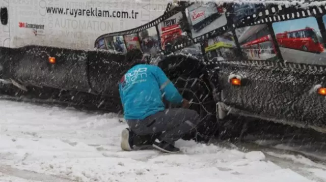 Mersin'de Kar Hayatı Felç Etti