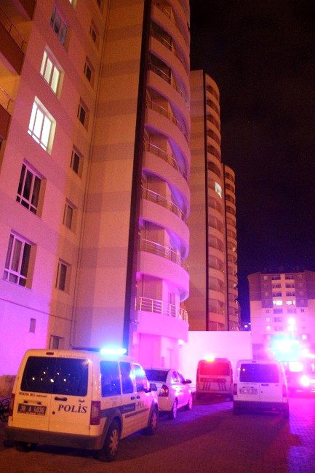 Kayseri'de Korkunç Cinayet! Tartıştığı Karısını Öldürdü!