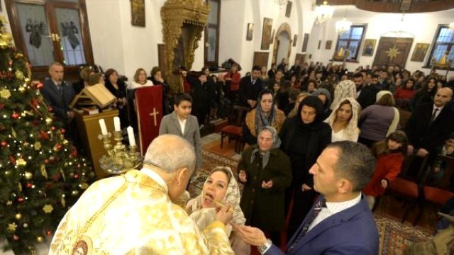 Mersin'deki Noel Ayininde Şehitler İçin Dua Edildi