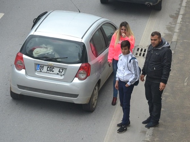Yoldan Geçen Kız, Üst Geçitten Atlayan Genç Kadını Annesi Zannetti