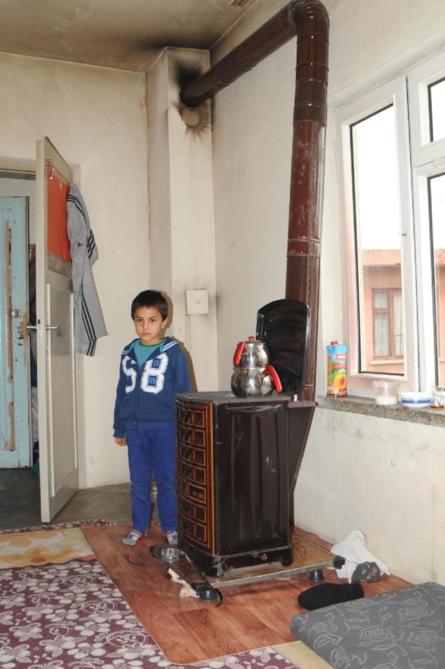 6 Yaşındaki Canay, Soba Zehirlenmesini Engelleyerek Ailesini Kurtardı