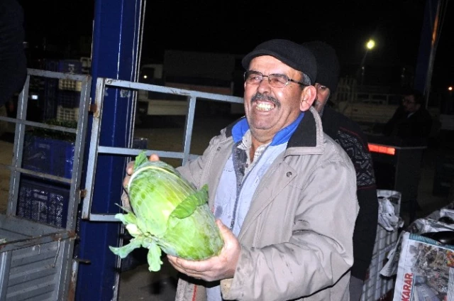 Kara Kış Antalya'da Çiftçinin Yüzünü Güldürdü
