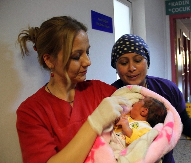 Hemşirelerin 'Melek'ini Sokağa Bırakan Vicdansız Anne Yakalandı