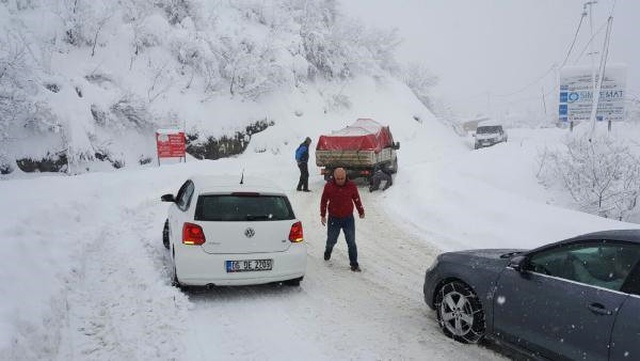 Uludağ'da 100 Araç Mahsur Kaldı