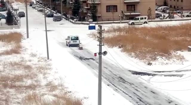 Araç ve Kızakla Tehlikeli Oyun