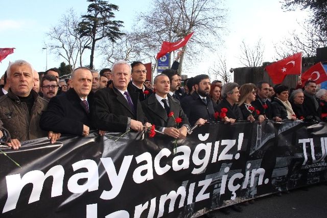 Ortaköy'de Teröre Karşı Dev Yürüyüş! AK Parti ve CHP'liler Yan Yana