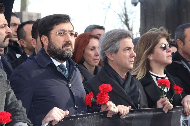 Ortaköy'de Teröre Karşı Dev Yürüyüş! <a class='keyword-sd' href='/ak-parti/' title='AK Parti'>AK Parti</a> ve CHP'liler Yan Yana