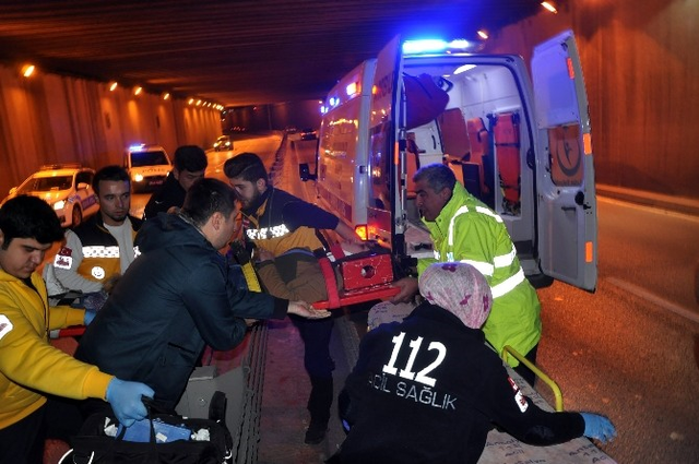 Genç Kız Alt Geçit Korkuluklarında İntihara Kalkıştı