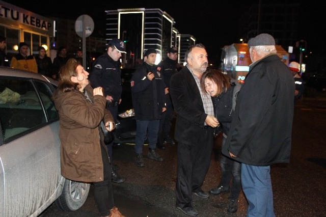 Saldırıda Şehit Düşen Zabıt Katibi Can'ın Kız Kardeşi Acı Haberi Alınca Bayıldı