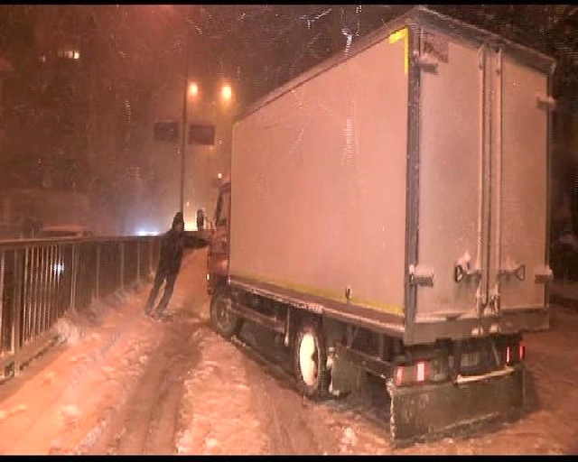 Ambulansla Yolda Kalan Hasta Şans Eseri Gelen Başka Bir Ambulans ile Kurtuldu