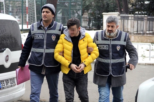 14 Yaşındaki Kız Çocuğunu Taciz Edip Telefonunu Çaldı!