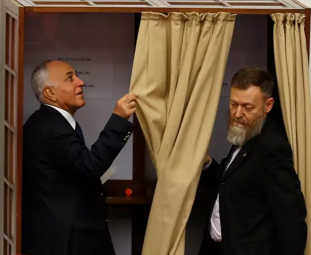 Anayasa Değişikliğinin 1. ve 2. Maddesi Kabul Edildi! Vekil Sayısı 600'e Çıkıyor