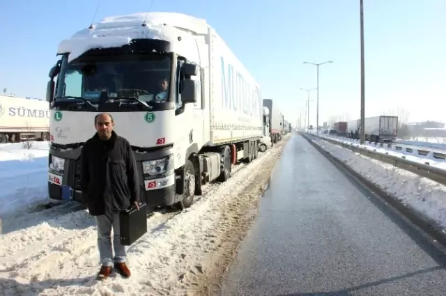 Bulgaristan'a Gitmeye Çalışan TIR'lar 16 Kilometre Kuyruk Oluşturdu
