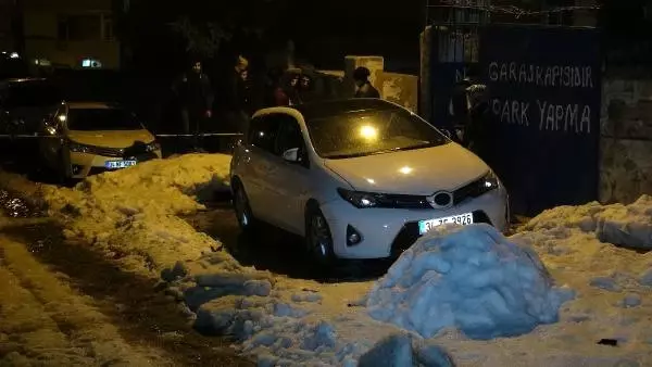 Hainlere En Güzel Cevap! Aracı Patlayan Vatandaşlar, Başında Türk Bayrağıyla Bekledi