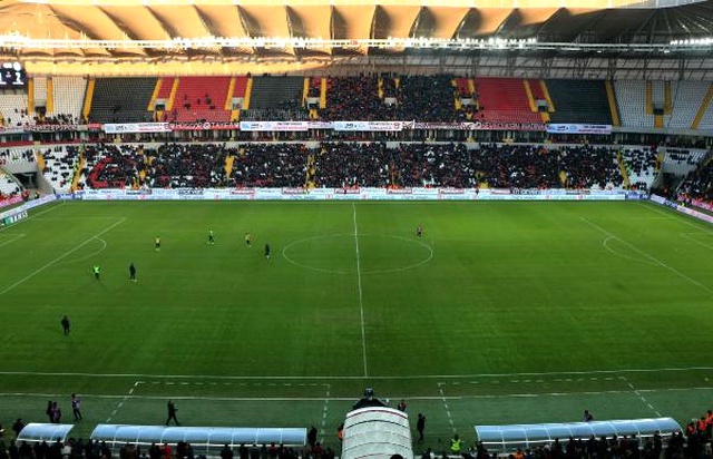 Gaziantepspor'un Yeni Stadındaki İlk Maçı 7 Bin Seyirci İzledi