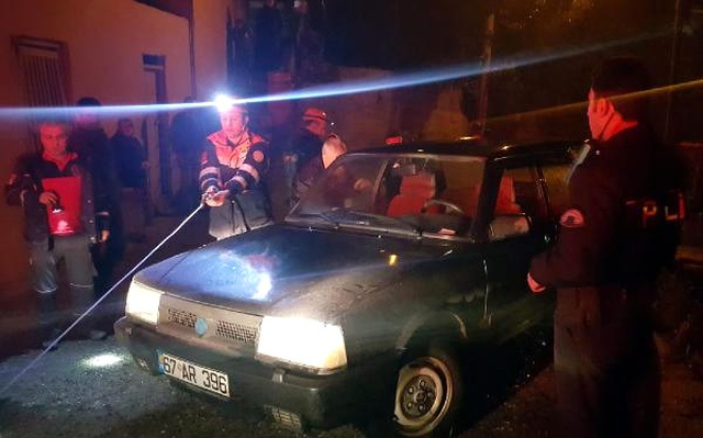 Kontrolden Çıkan Otomobil Uçurum Kenarında Durdu
