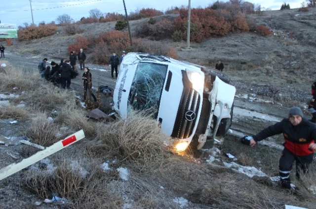 Şarampole Devrilen Öğrenci Servisinde Can Pazarı: 1 Ölü, 14 Yaralı