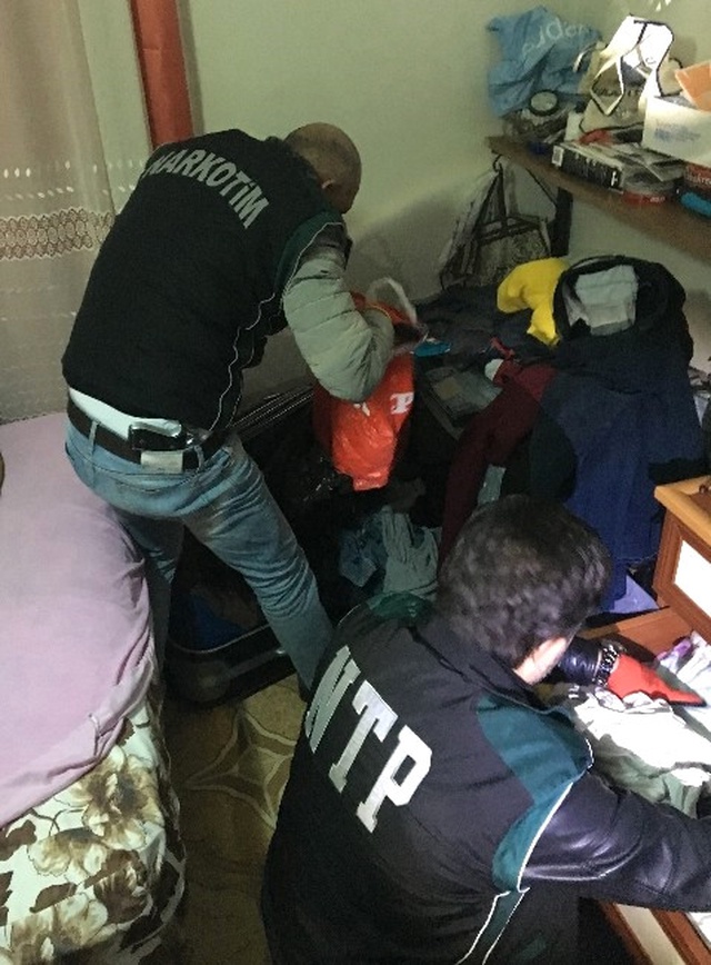 Adana Polisinden Uyuşturucu Baskını: 27 Şüpheli Tek Tek Yakalandı