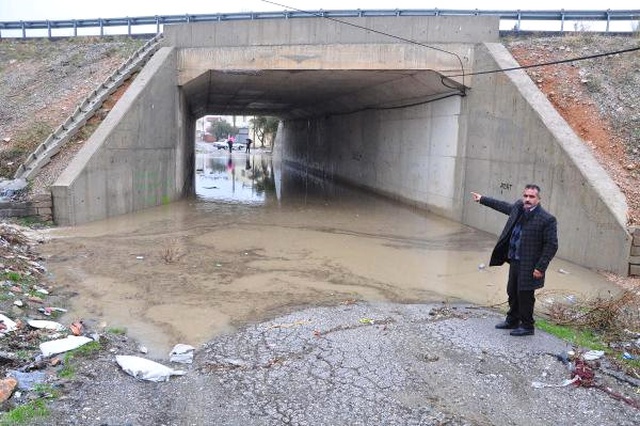 Alt Geçitler Suyla Dolunca Bulunan Çare Tehlike Saçıyor