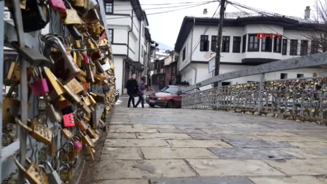 İşsizliğin Arttığı Kosova'da Vatandaşlıktan Çıkmak İçin Rekor Başvuru